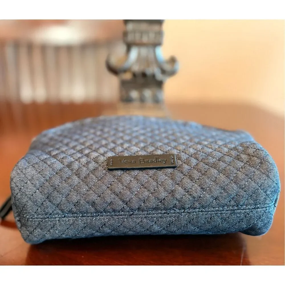 VERA BRADLEY - EUC Iconic Medium Cosmetic Bag/Travel Case in Blue/Grey Denim
